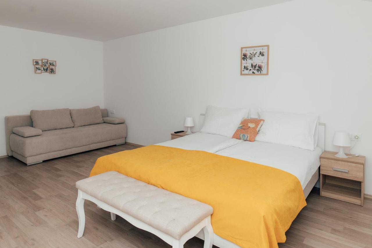 Restoran I Sobe Savic Bed & Breakfast Krnjak Exterior foto